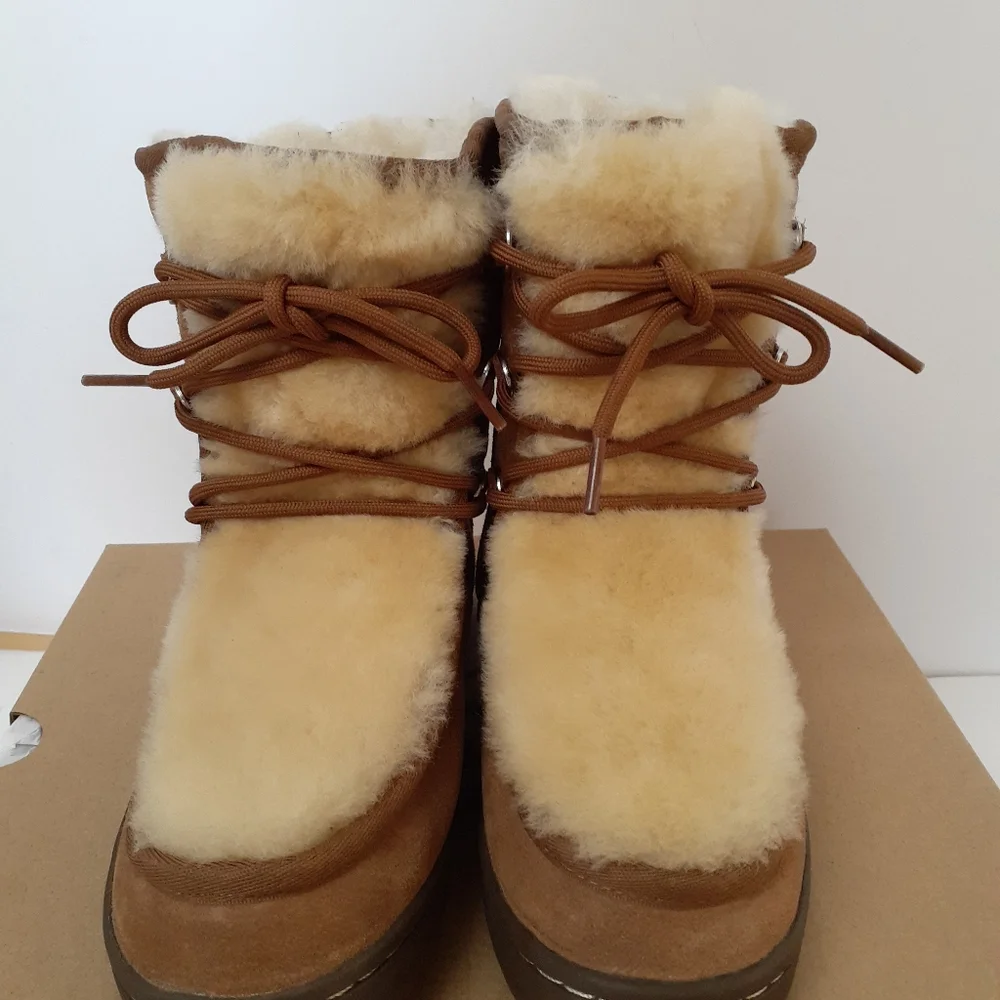 UGG Mukluk Revival Boots sz 5